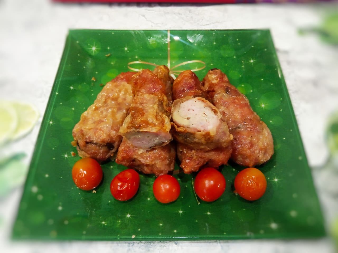 Запеченные фаршированные голени, с грибами и фаршем
