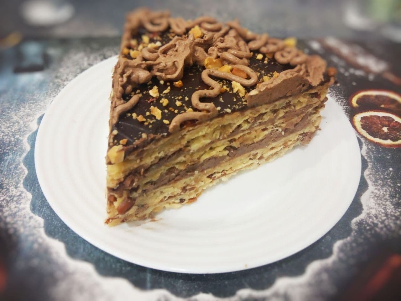 Песочный ореховый торт с нежным шоколадно масляным кремом