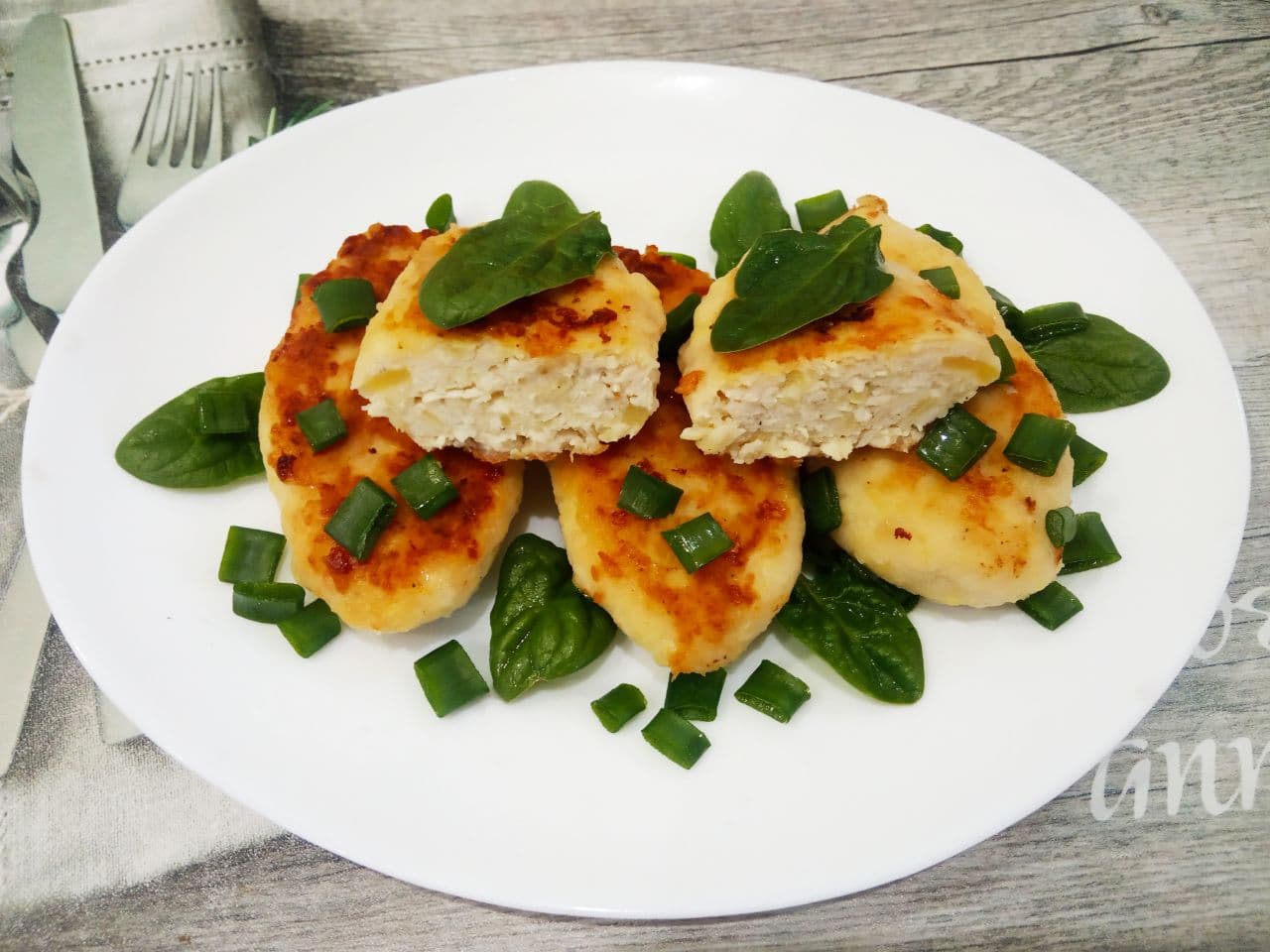 Котлеты из куриного филе, картофеля и сыра, сочные и нежные