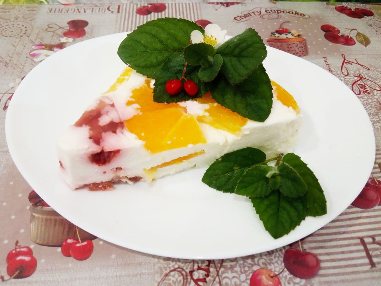Нежный творожный торт с фруктами