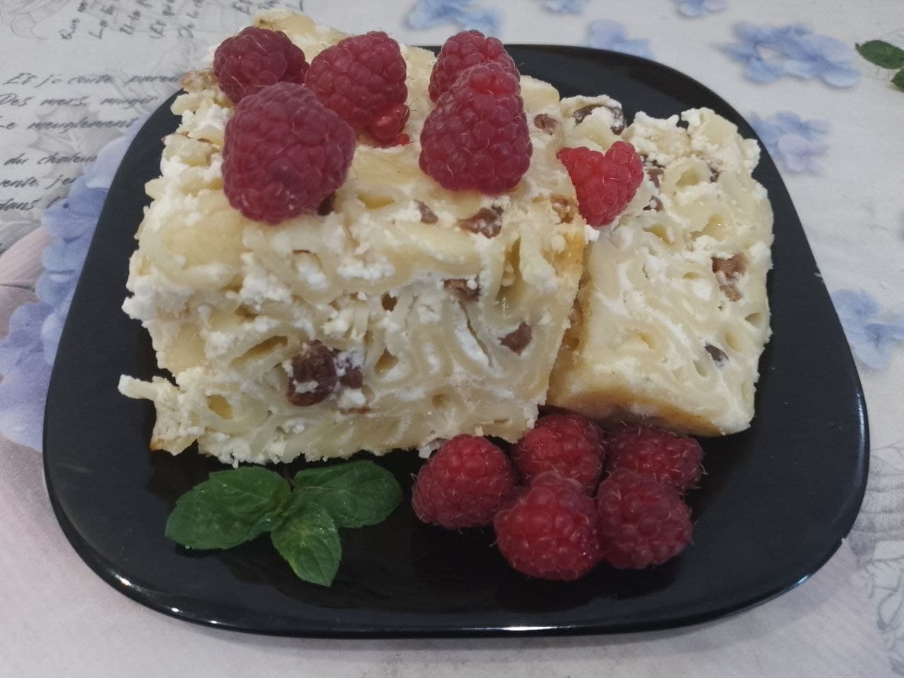 Запеканка из макарон, творога и изюма, просто и вкусно