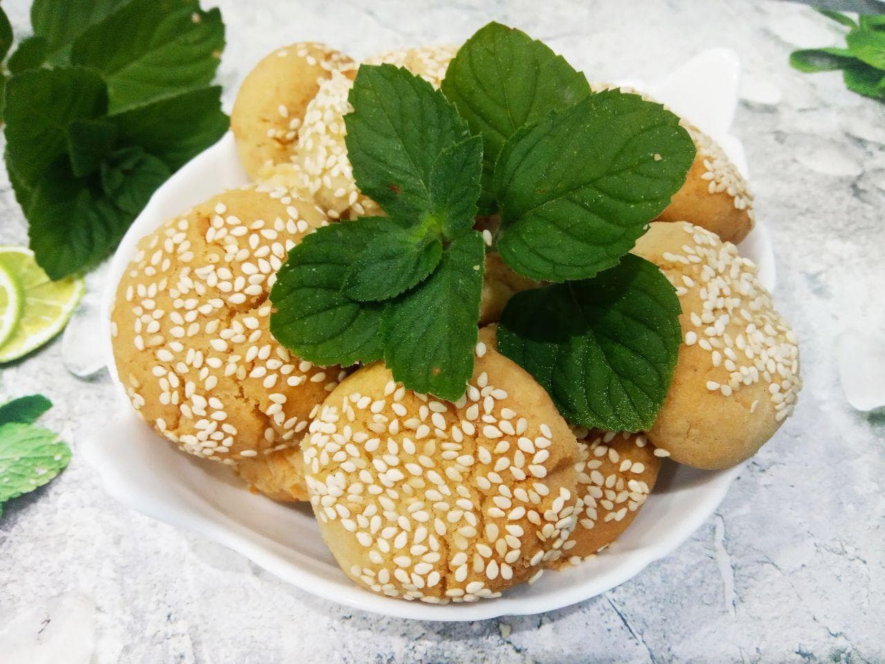 Печенье без яиц, с кунжутом и кокосовой стружкой