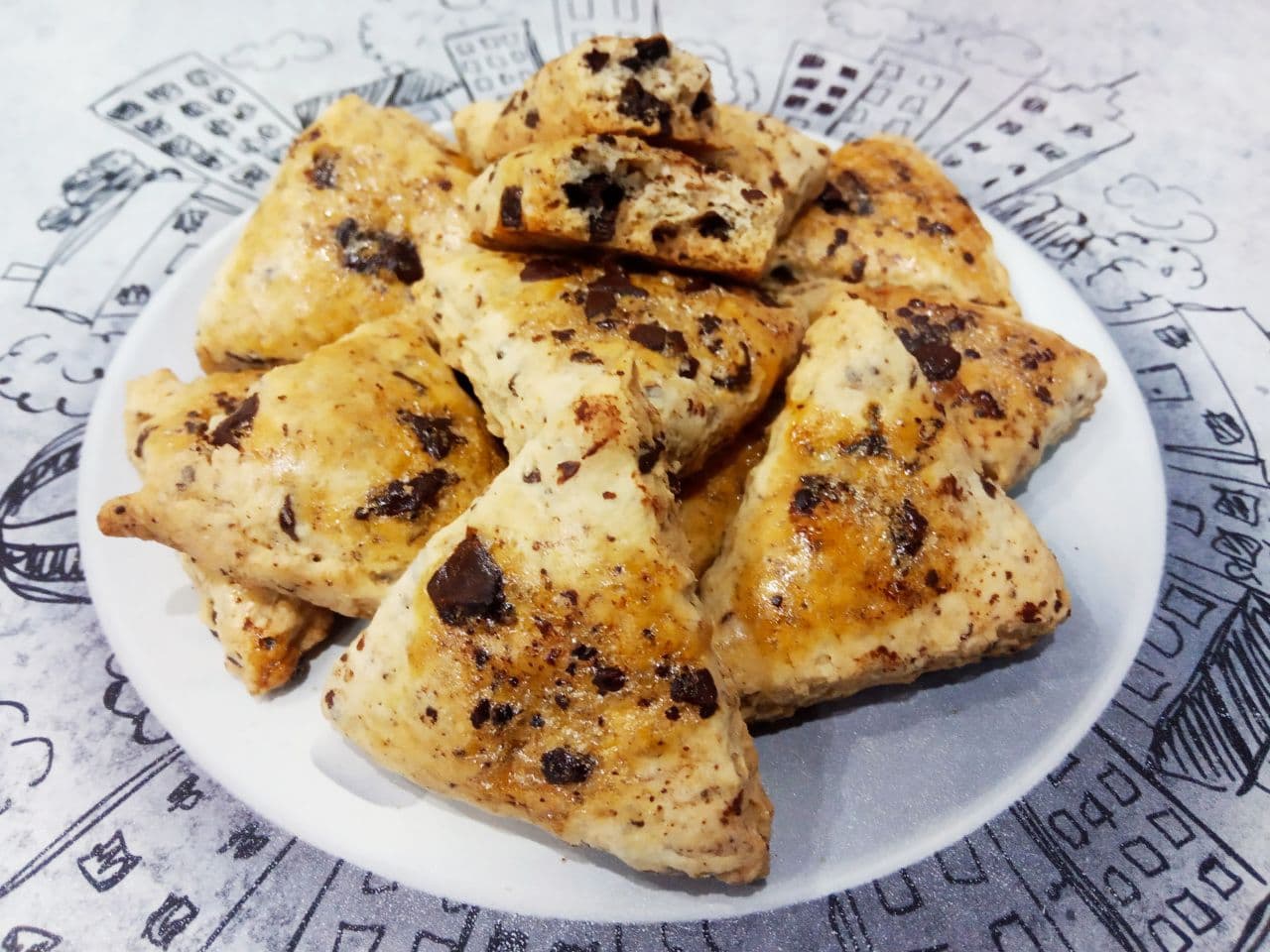 Хрустящее печенье с шоколадной крошкой
