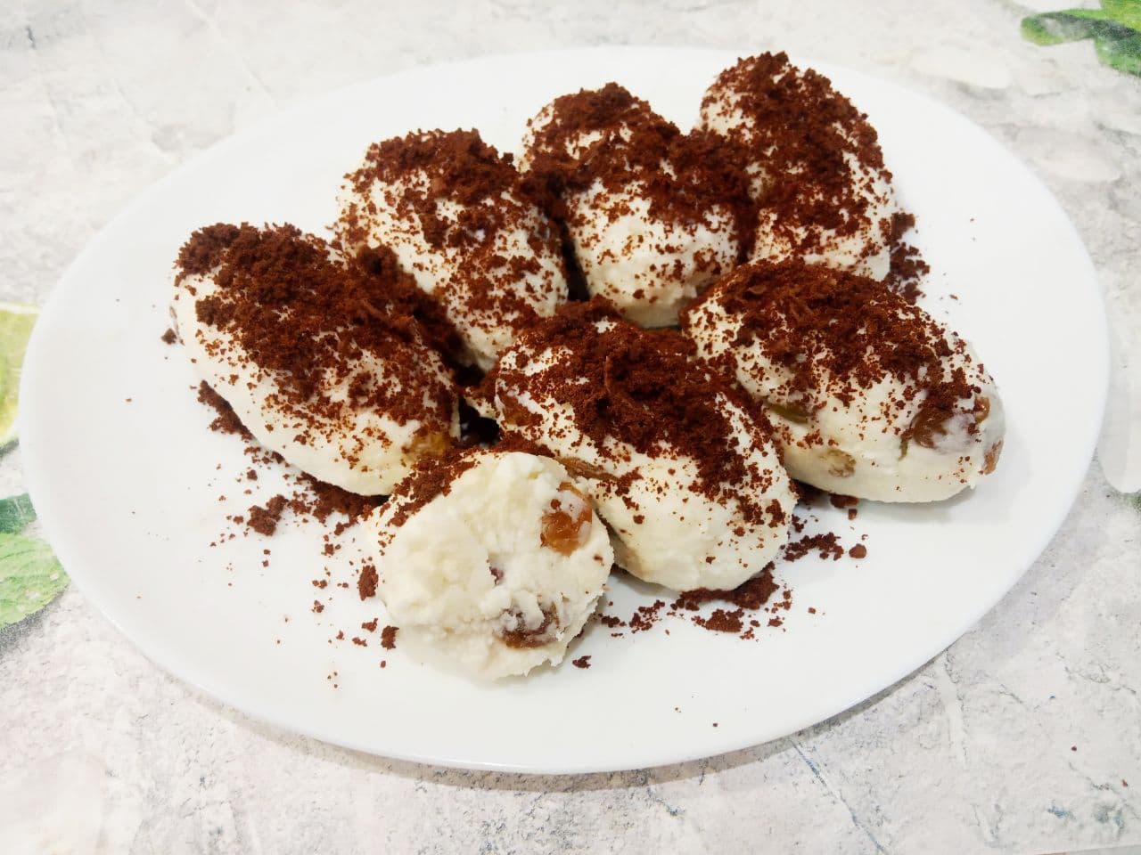 Десерт из творога и изюма, просто и вкусно