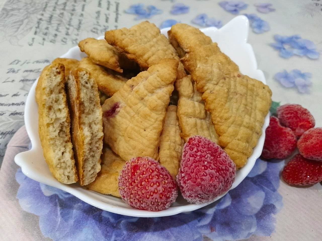 Домашнее песочное печенье с клубникой