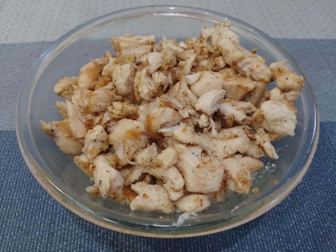 Картошка крошка нежная ароматная и сытная: В начинку я добавляю филе заранее обжаренное со специями.