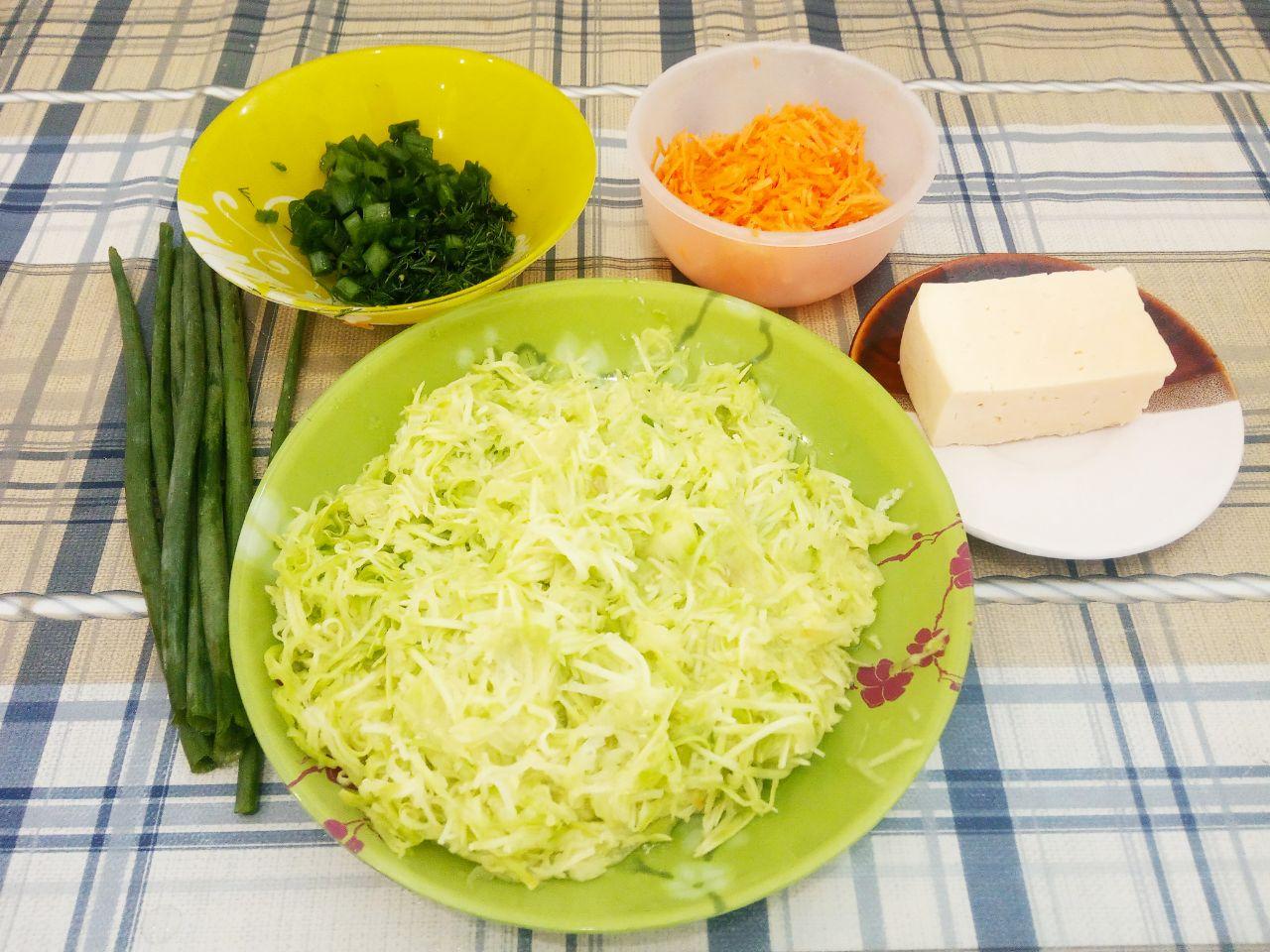 Оладьи из кабачков, сыра и моркови, просто и вкусно