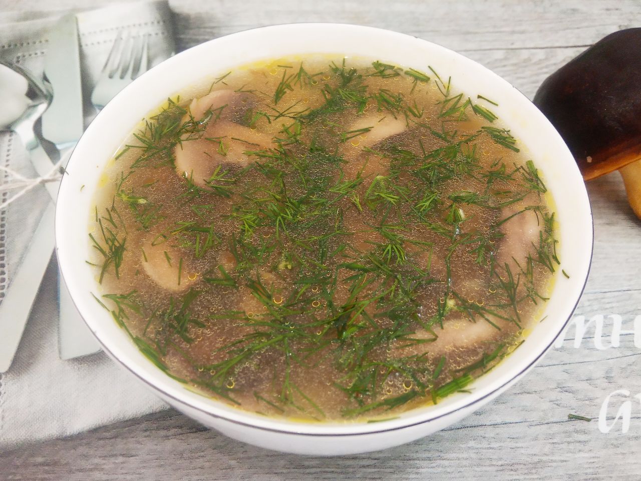 Суп фасолевый с грибами, вкусно и аппетитно