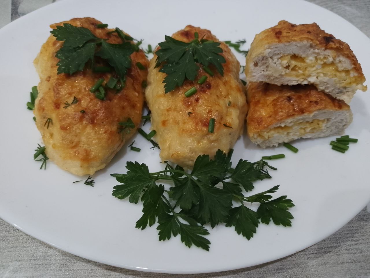 Котлеты с начинкой из яиц и сыра, в кляре, вкусные и сытные