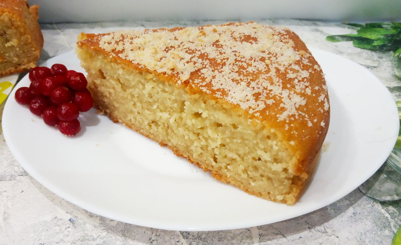 Манный пирог на кефире, просто и вкусно