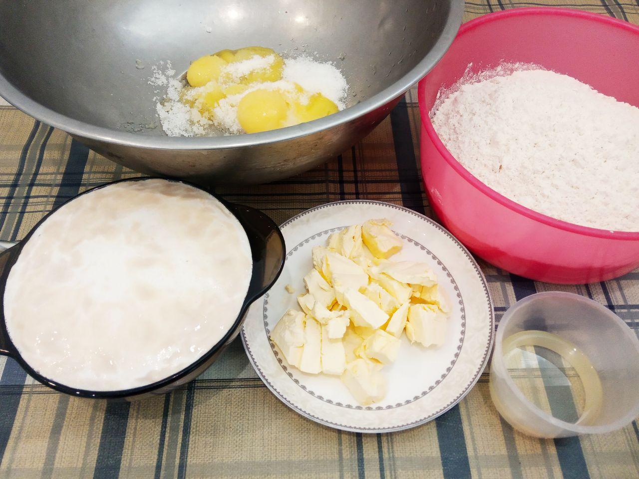 Булочки с шоколадной крошкой из дрожжевого теста на желтках