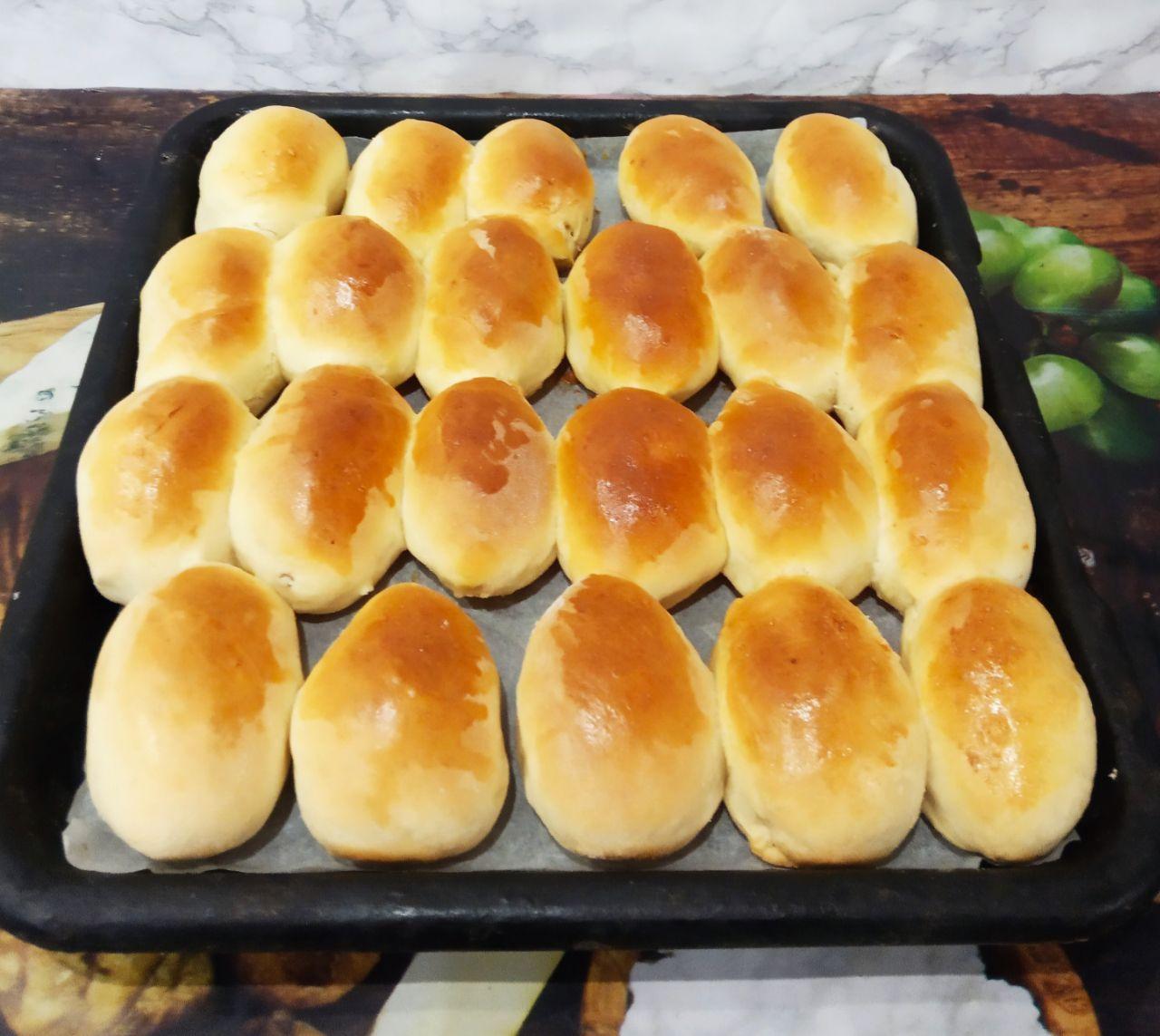 Аппетитные пирожки с мясной начинкой: Выпекаем пирожки до готовности при температуре 190 - 200 С.