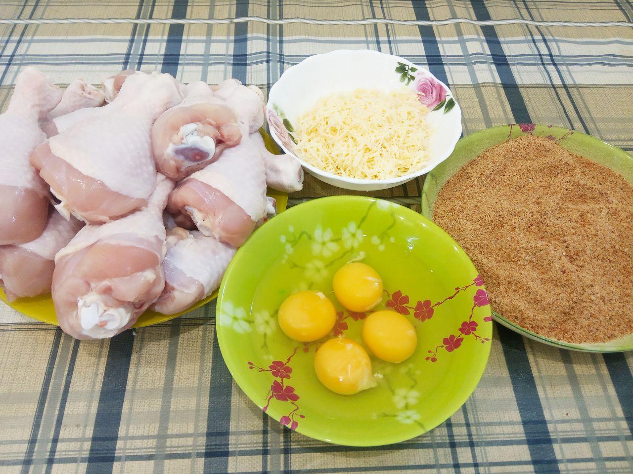 Куриные голени в кляре и сухарях в духовке