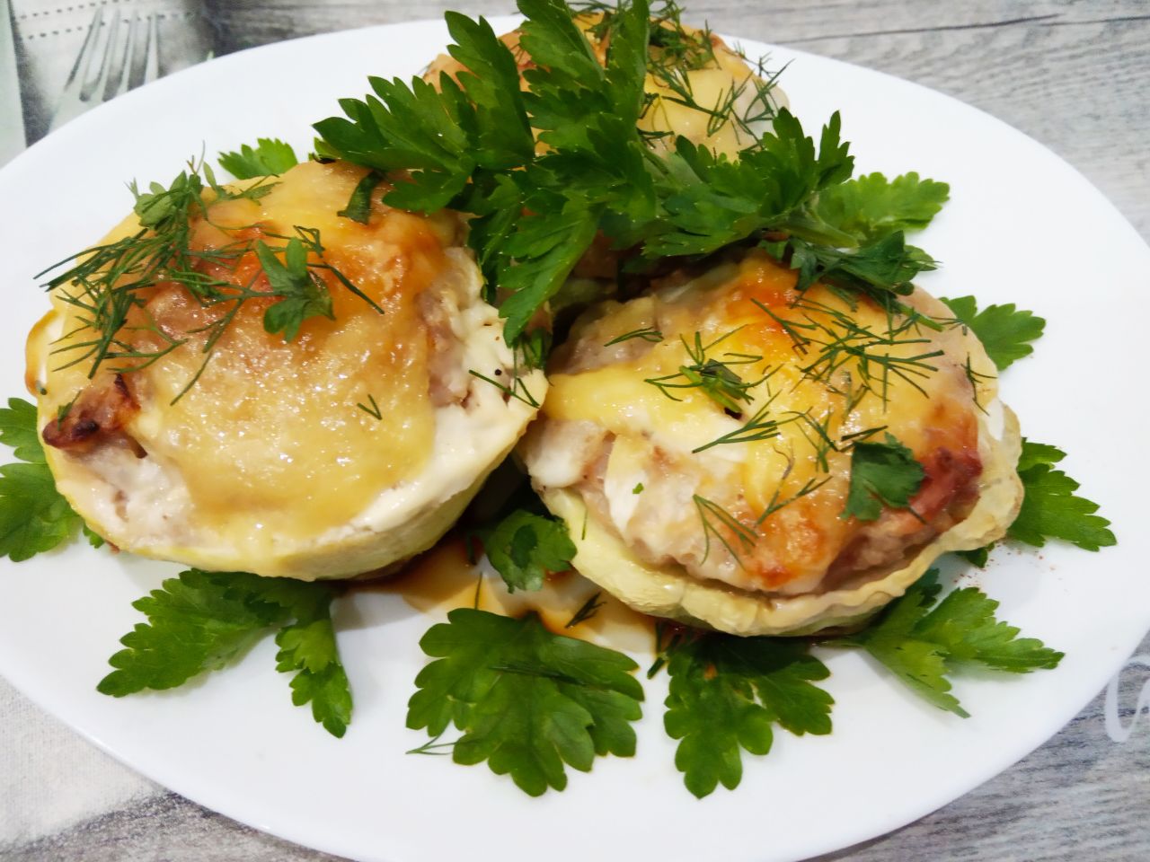 Патиссоны запеченные с фаршем, рисом и сыром