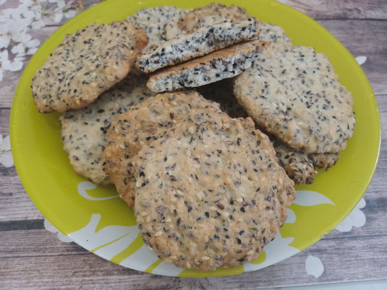 Печенье белковое с семенами кунжута и льна