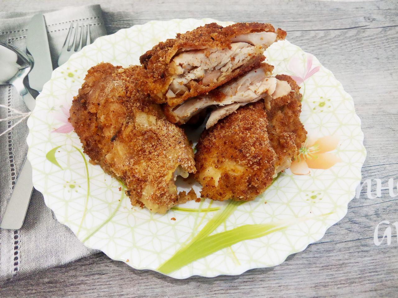 Куриные бедрышки жареные в духовке в кляре и сухарях