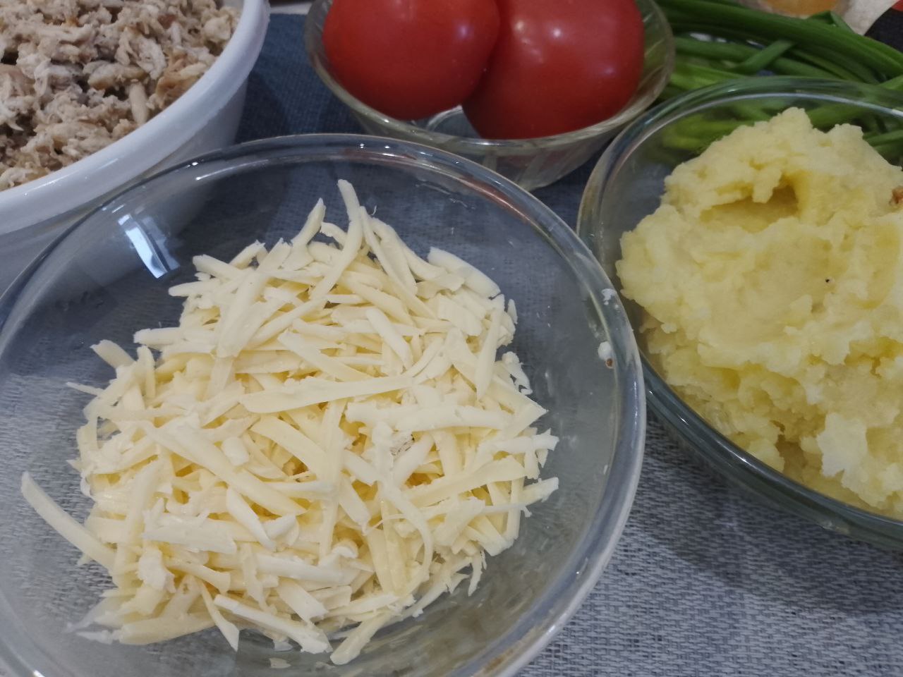Лаваш с мясной начинкой в кляре, на сковороде