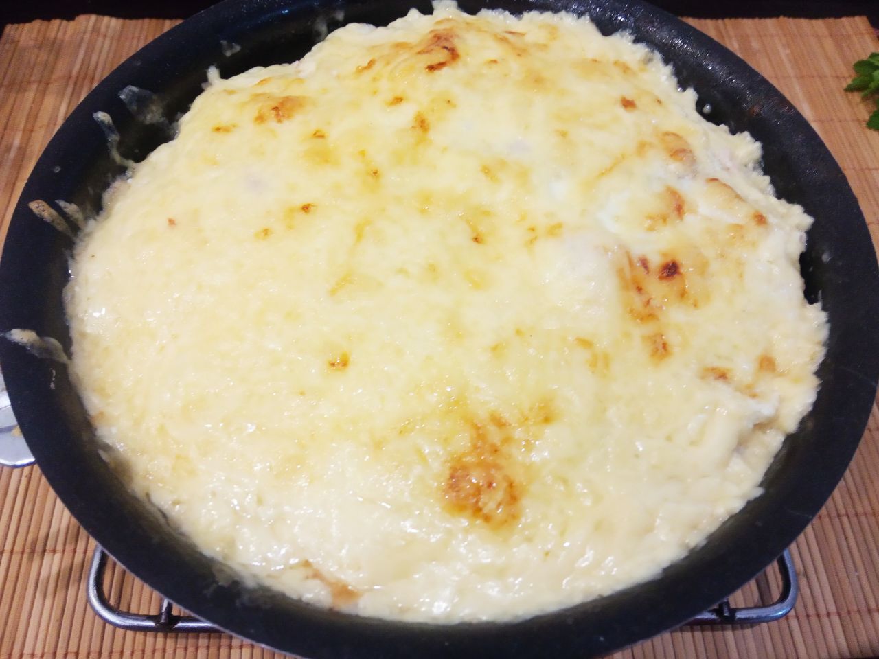 Запеканка из кабачков, фарша, овощей и сыра