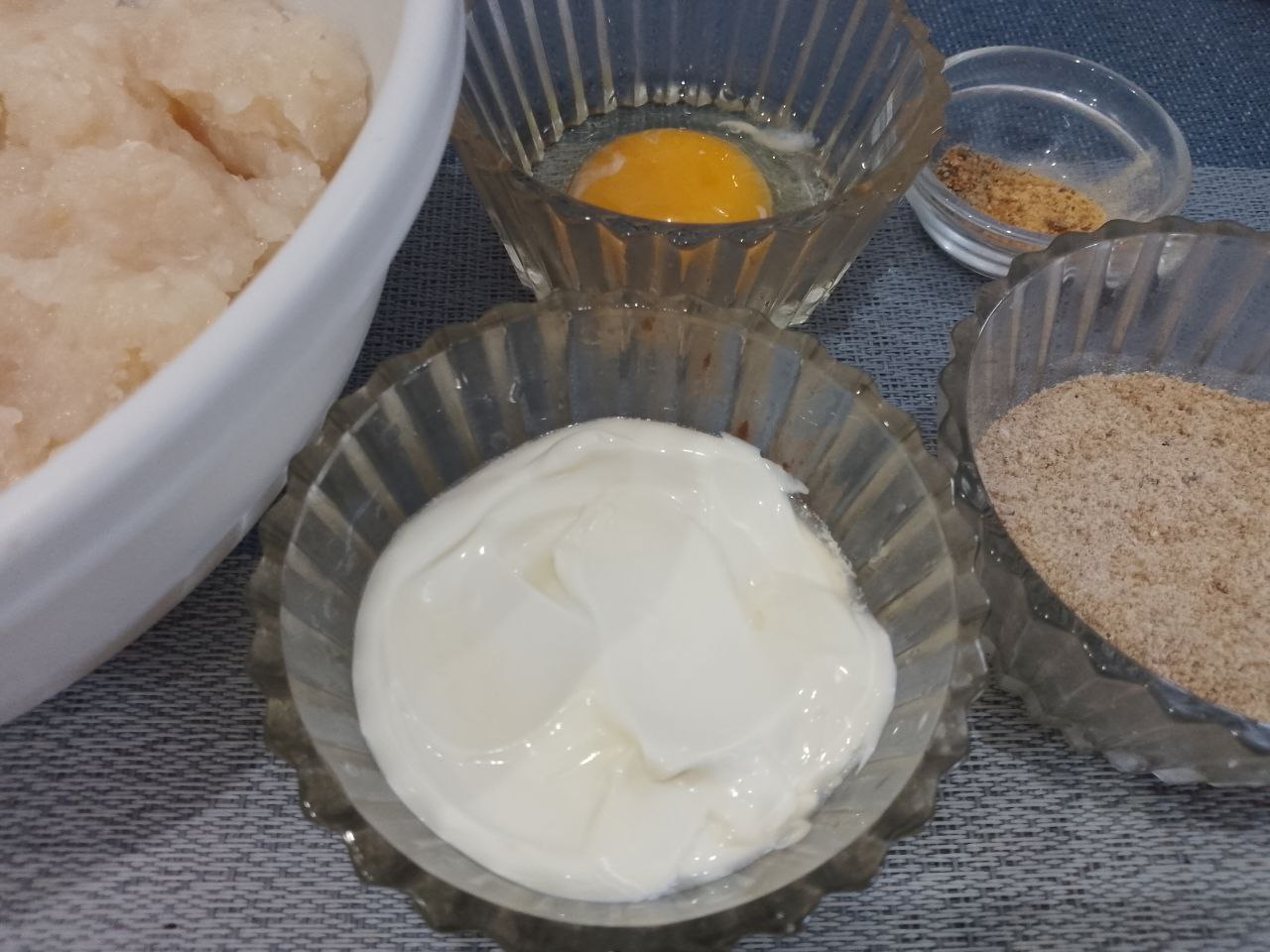Рыбные палочки в кляре и панировочных сухарях