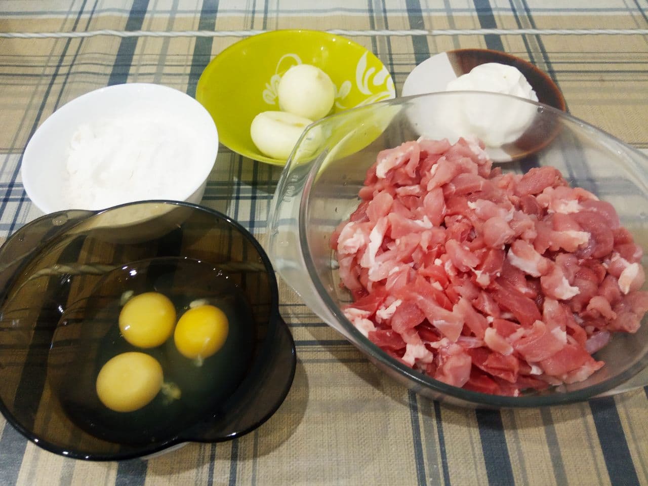 Котлеты из мелко рубленного мяса, сочные и нежные