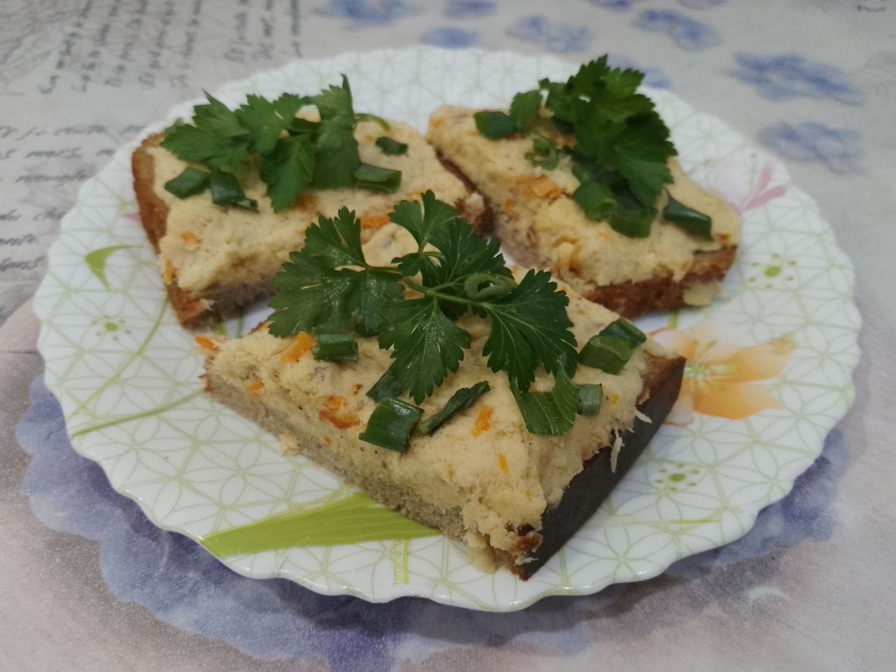 Рыбный паштет со специями, вкусный и сытный