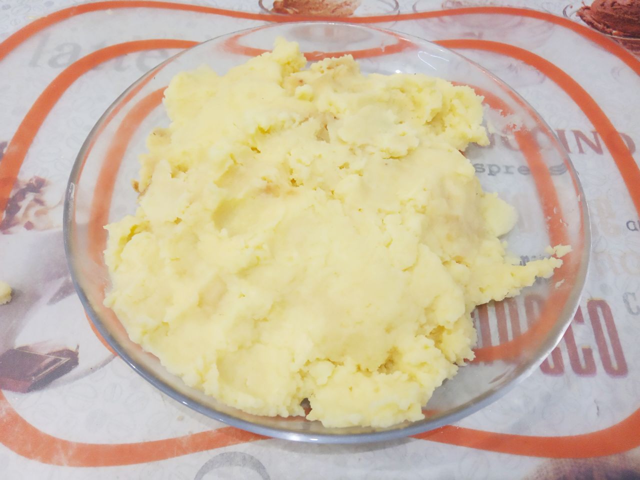 Мясные стожки с сыром и картофельным пюре: У меня было картофельное пюре, которое осталось от обеда. Если нет пюре, картофель отвариваем в подсоленной
