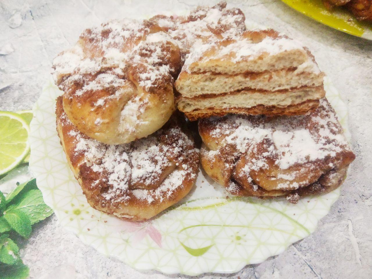 Домашние булочки с начинкой из шоколадной крошки
