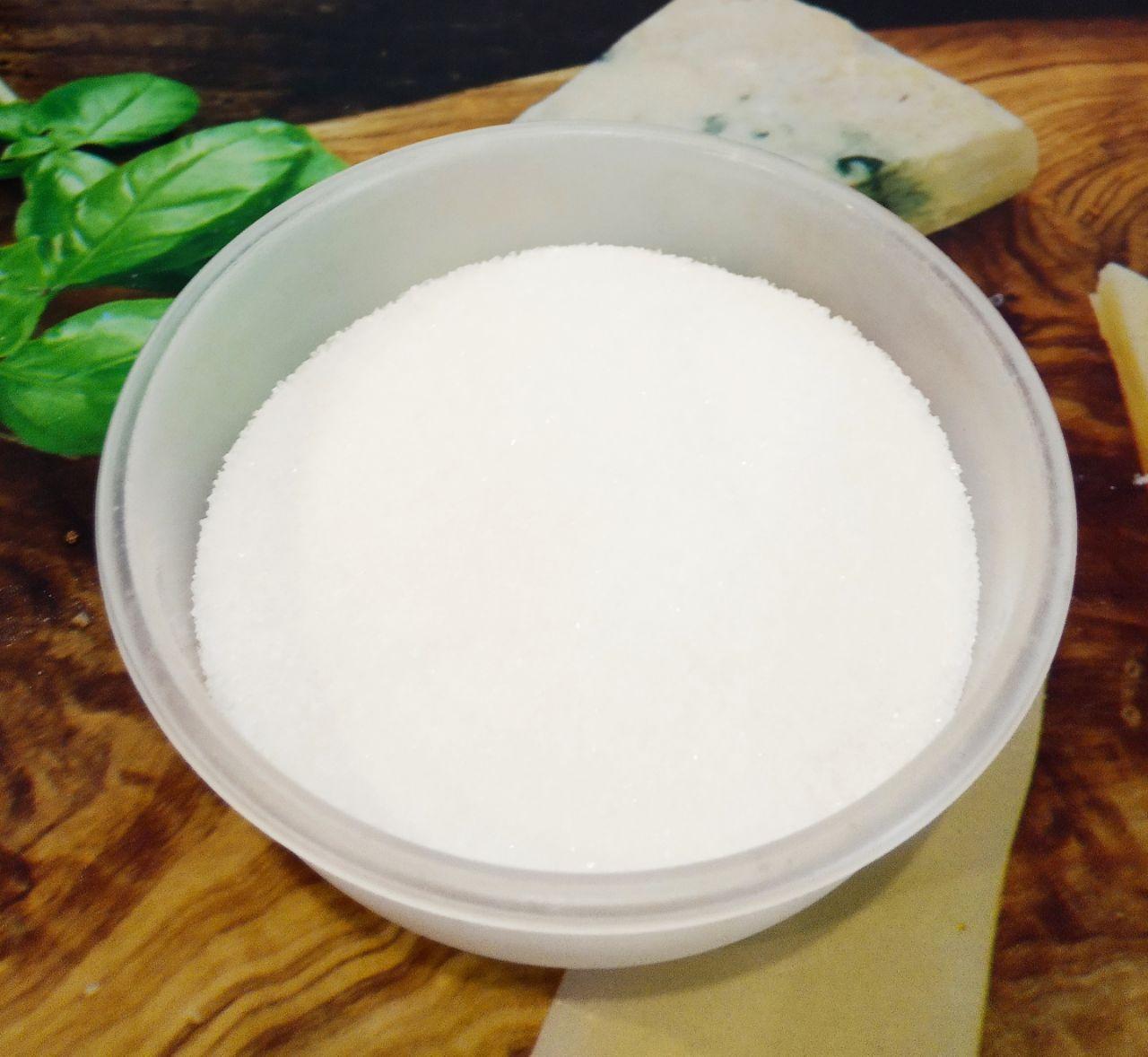 Вкусный шоколадный пирог с начинкой из творожных шариков 