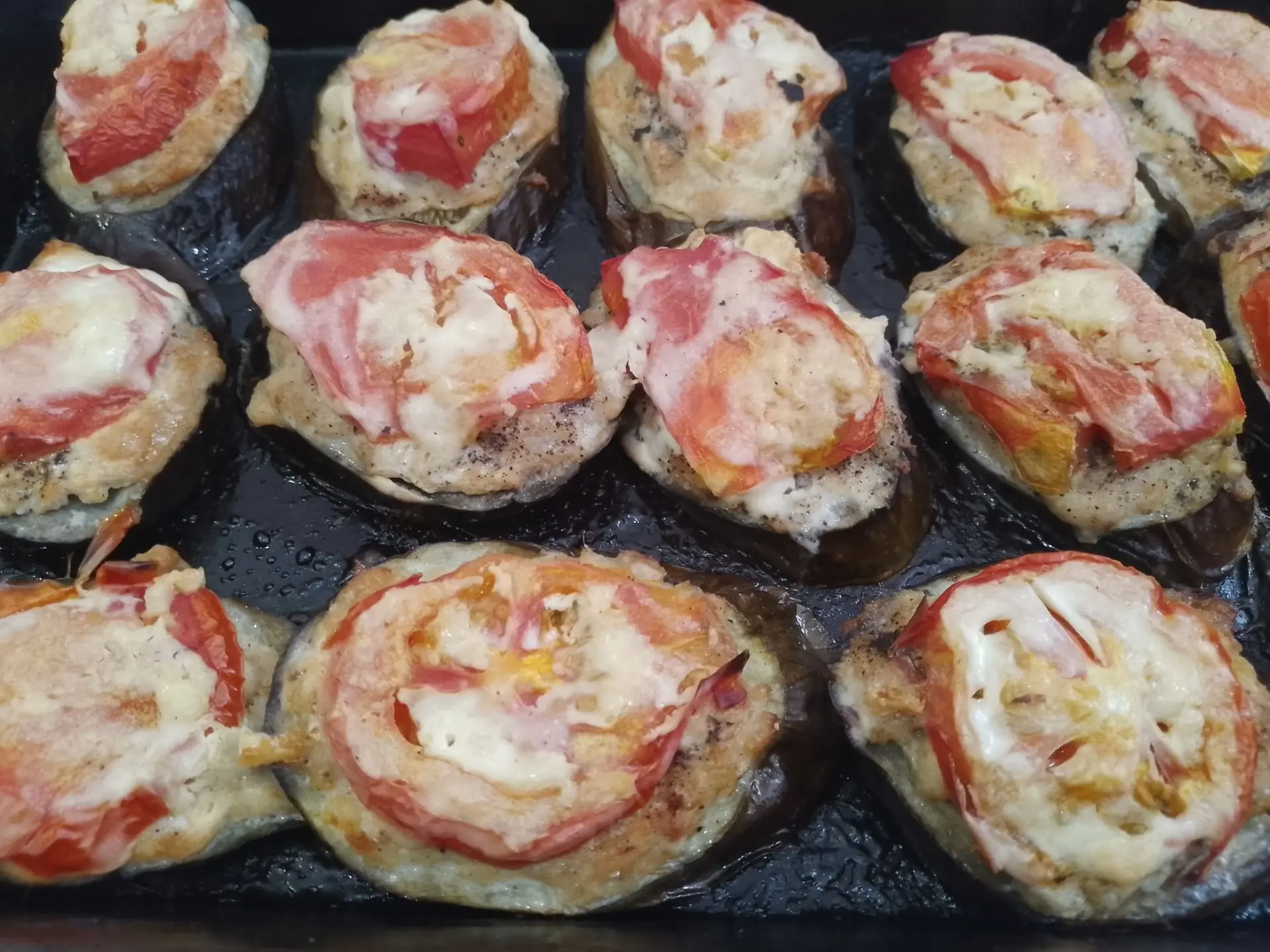 Баклажаны запеченные в духовке с фаршем, сыром и помидорами: ставим баклажаны запекаться