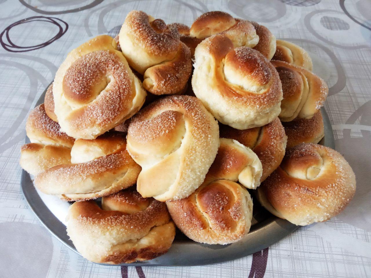 Воздушные и слоистые булочки 