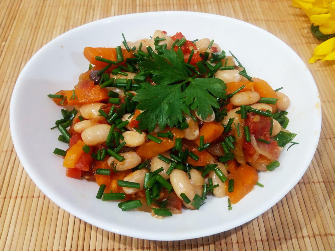 Тушеная фасоль с овощами, вкусно и сытно