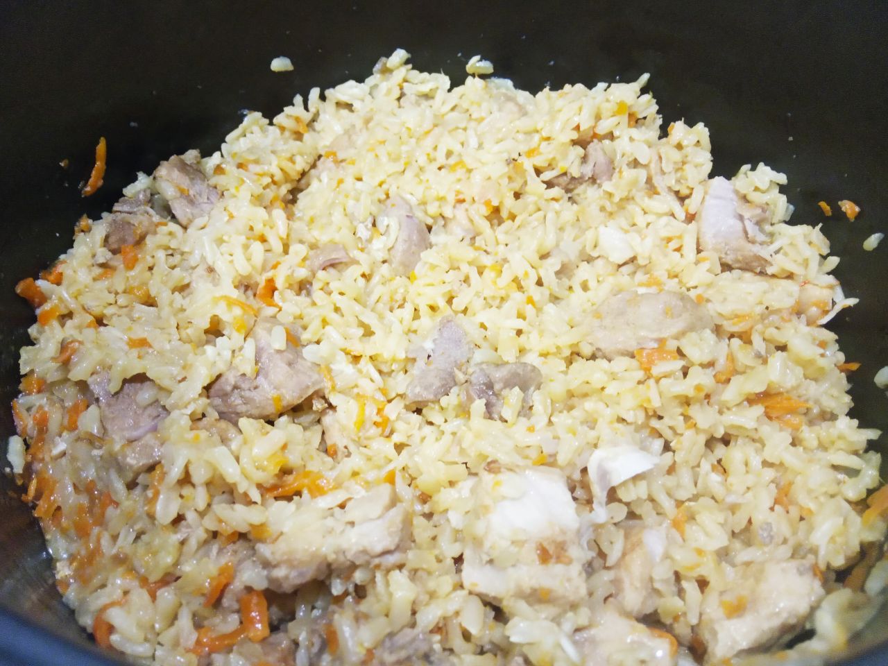 Бурый рис с мясом, в мультиварке: Тушим 45-60 минут до готовности.