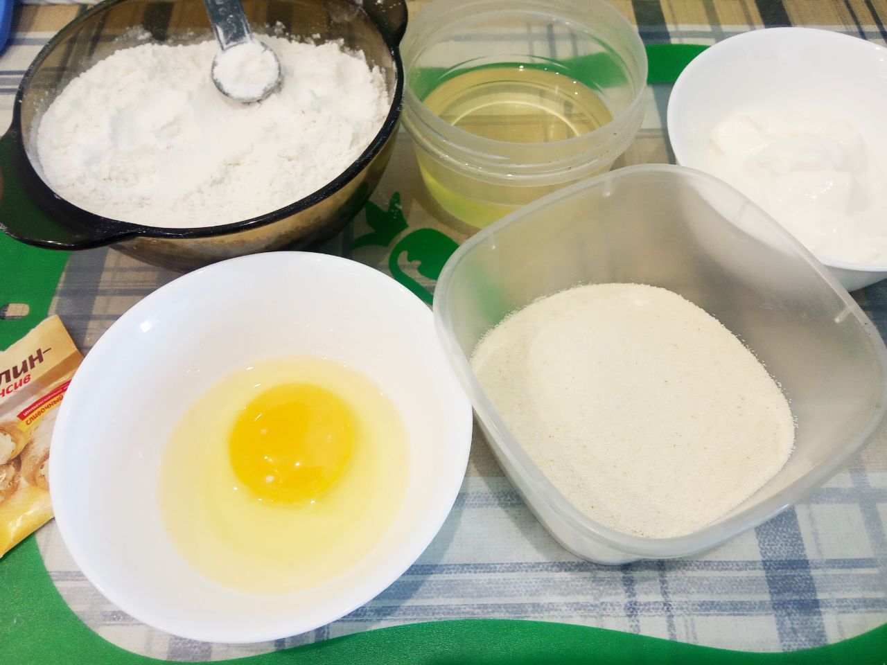 Нежное печенье в сахарном сиропе с добавлением манной крупы
