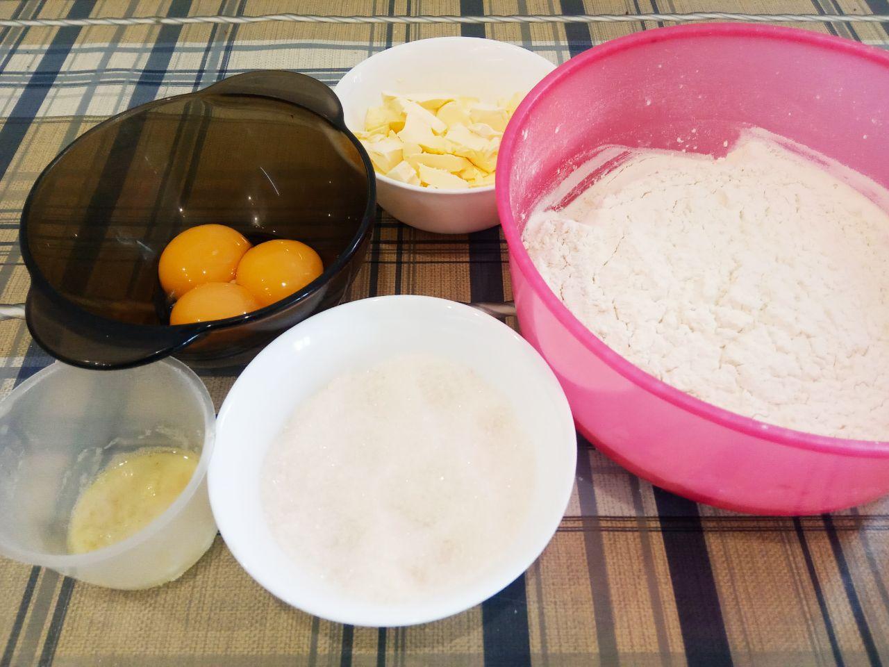 Песочный пирог с шоколадным кремом
