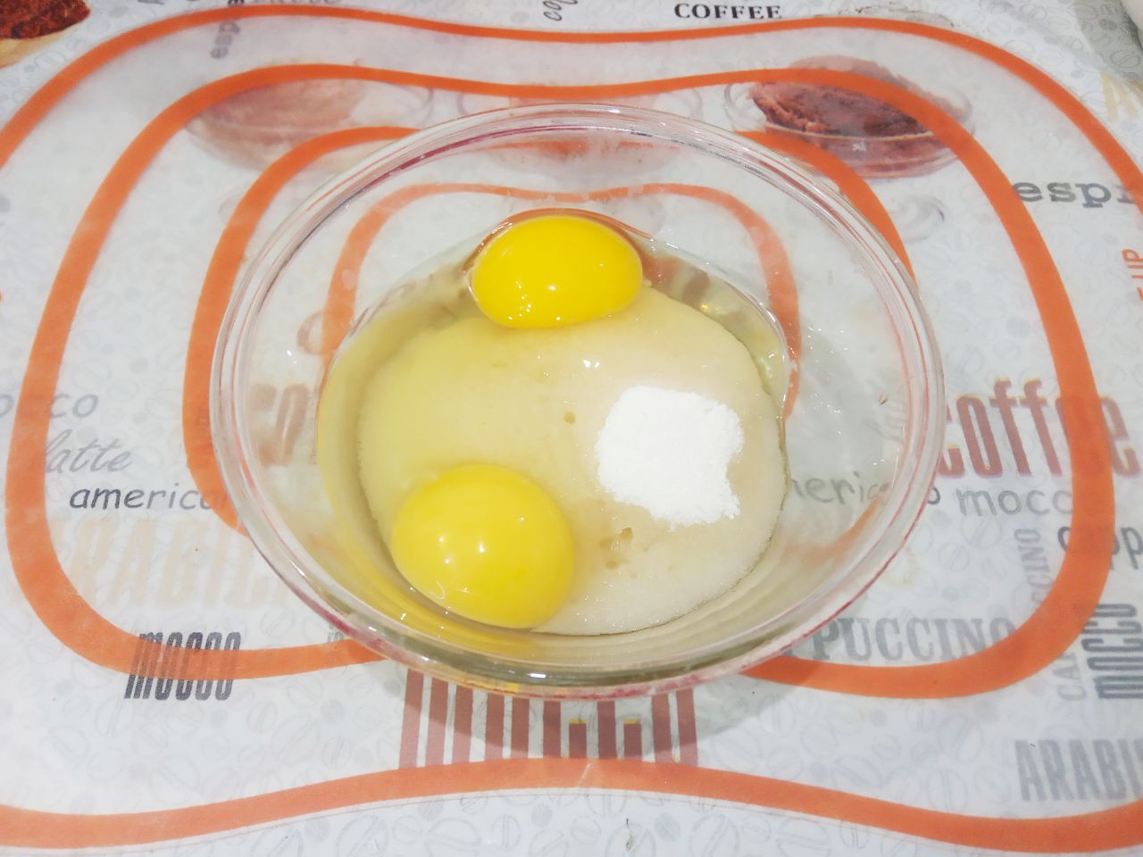 Шоколадный блинный торт с заварным кремом на сковороде: Сначала приготовим заварной крем.