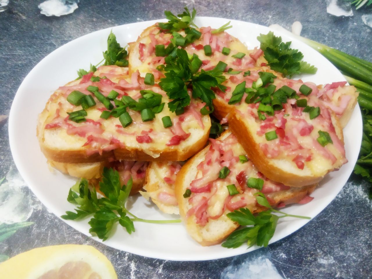 Горячие бутерброды на завтрак, просто и вкусно