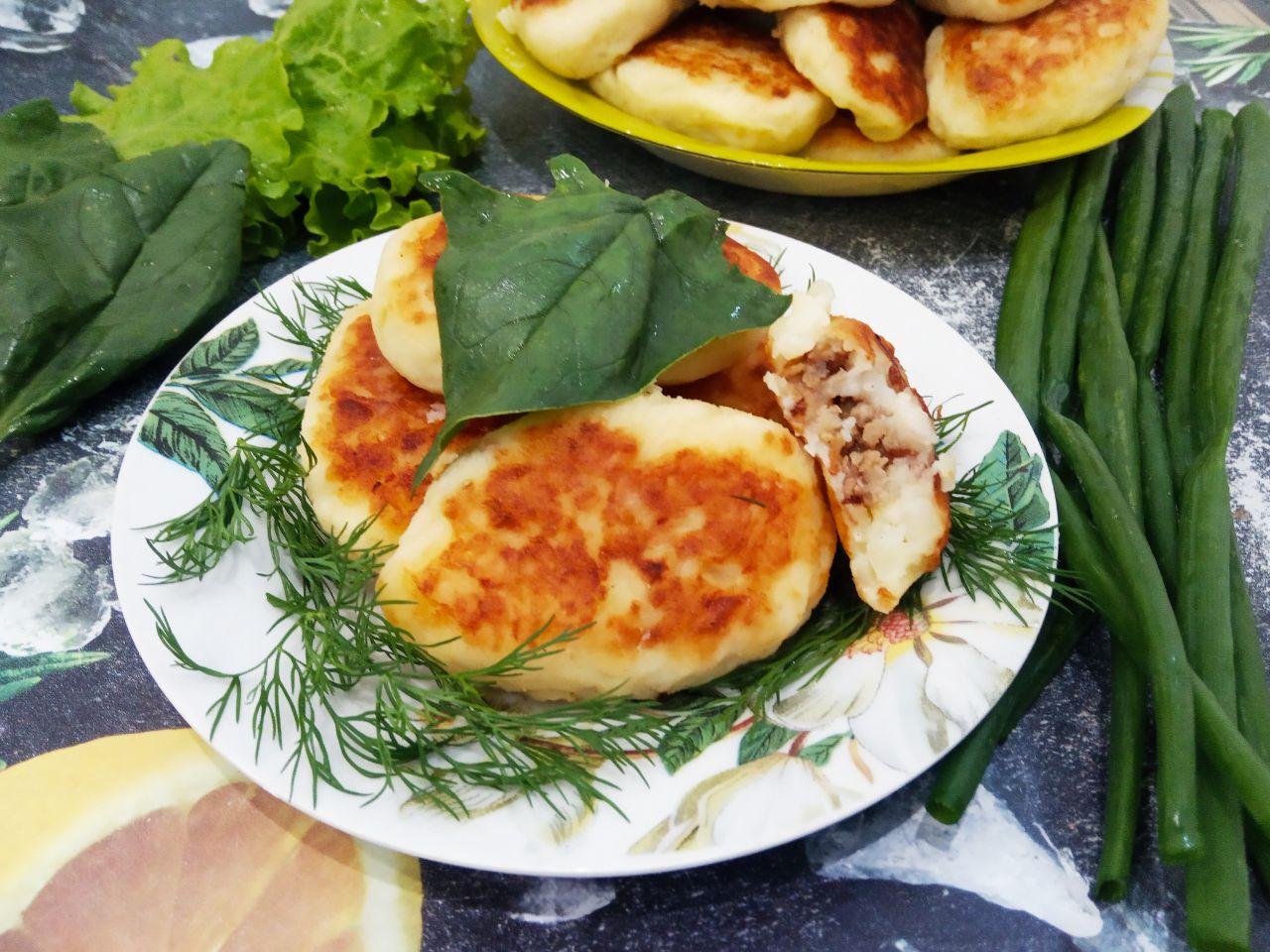 Картофельные зразы или пирожки с мясной начинкой