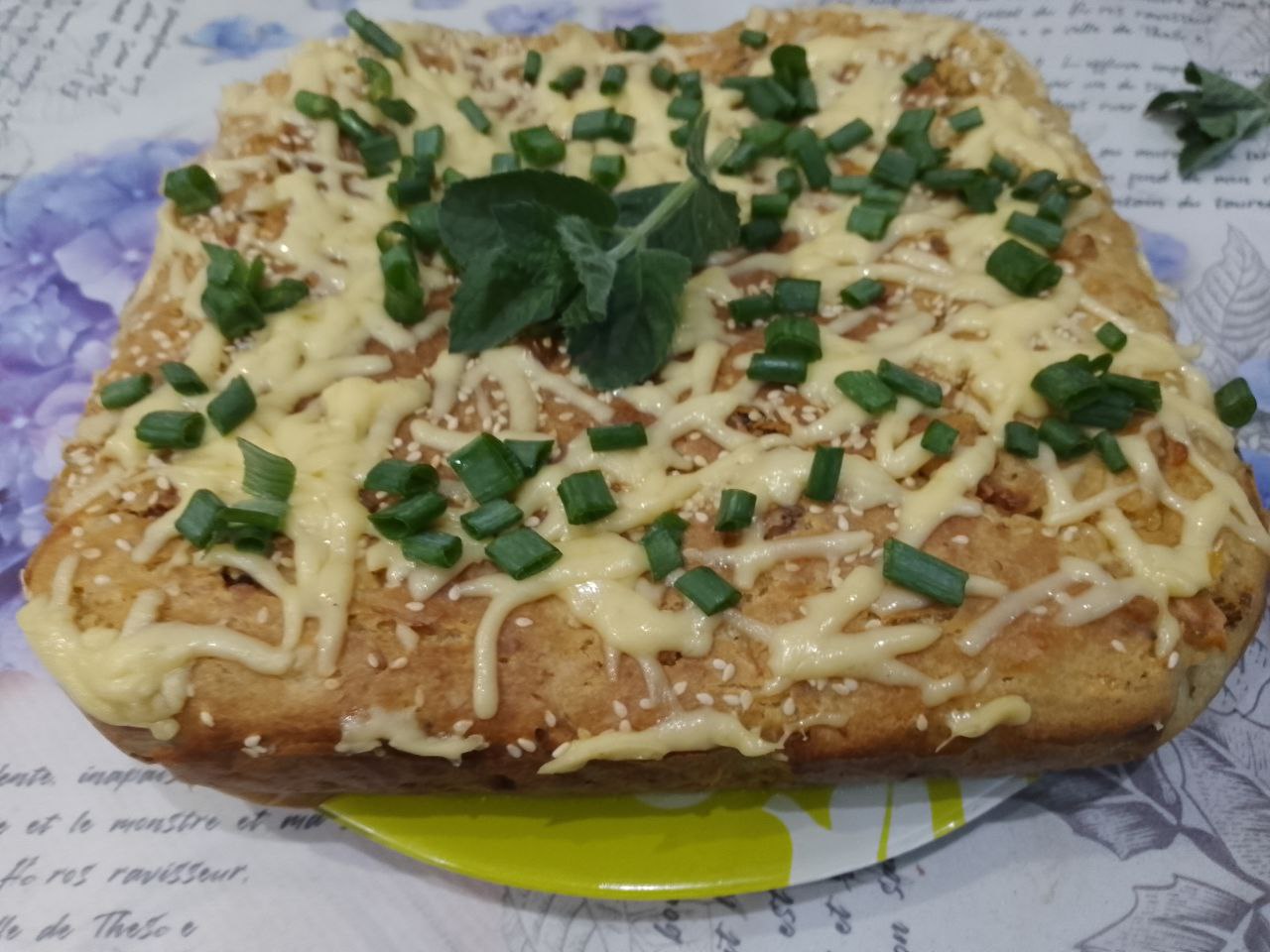 Заливной пирог с мясом и луком, вкусный и сытный