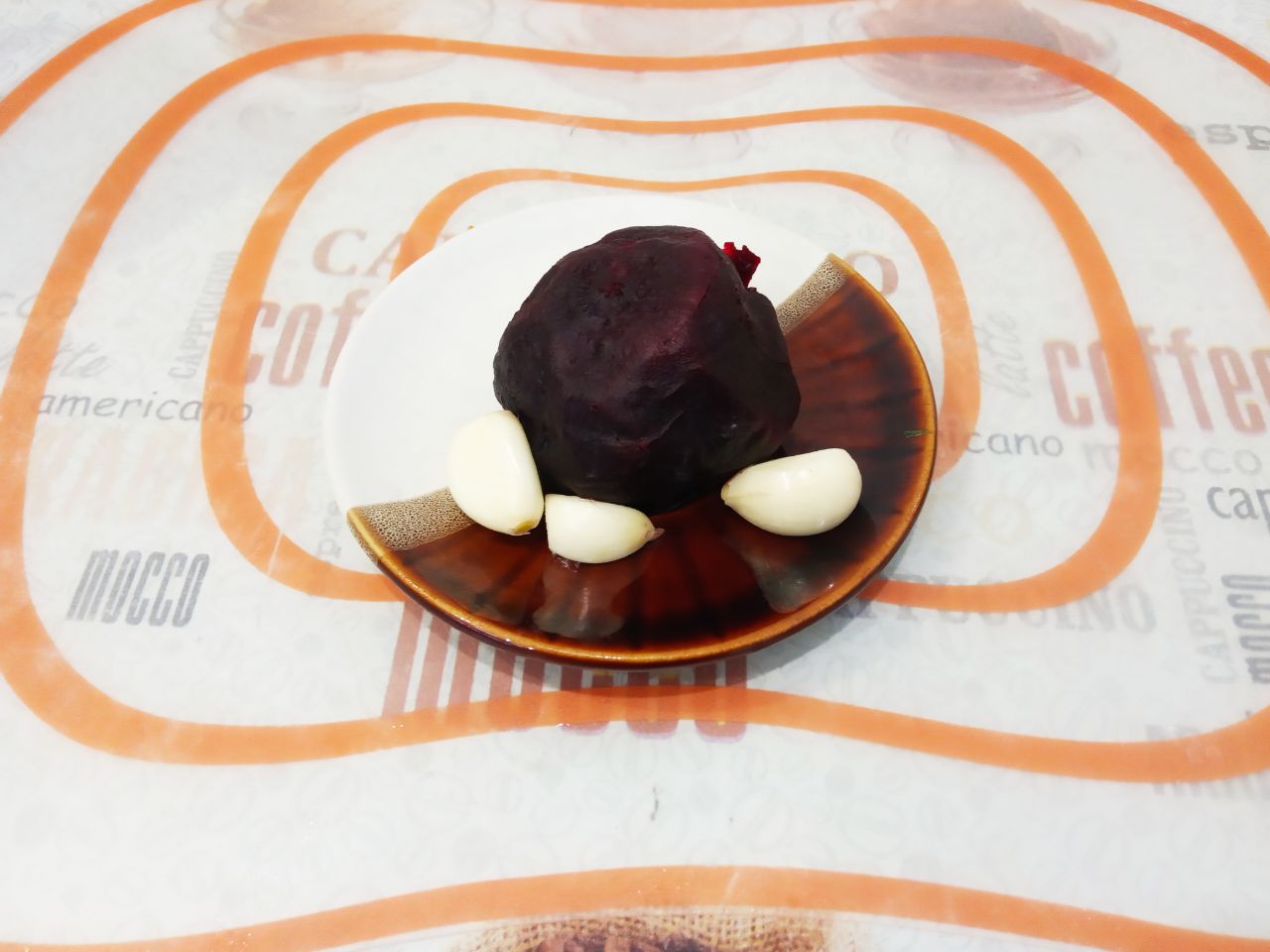 Простой рецепт красного борща, просто и вкусно: Свеклу отвариваем отдельно до готовности.