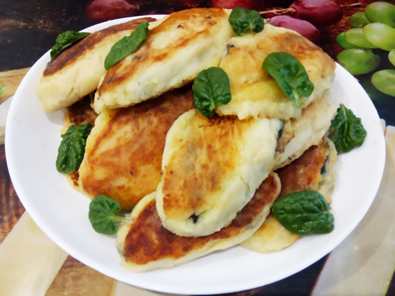 Картофельные зразы с начинкой из шампиньонов и лука