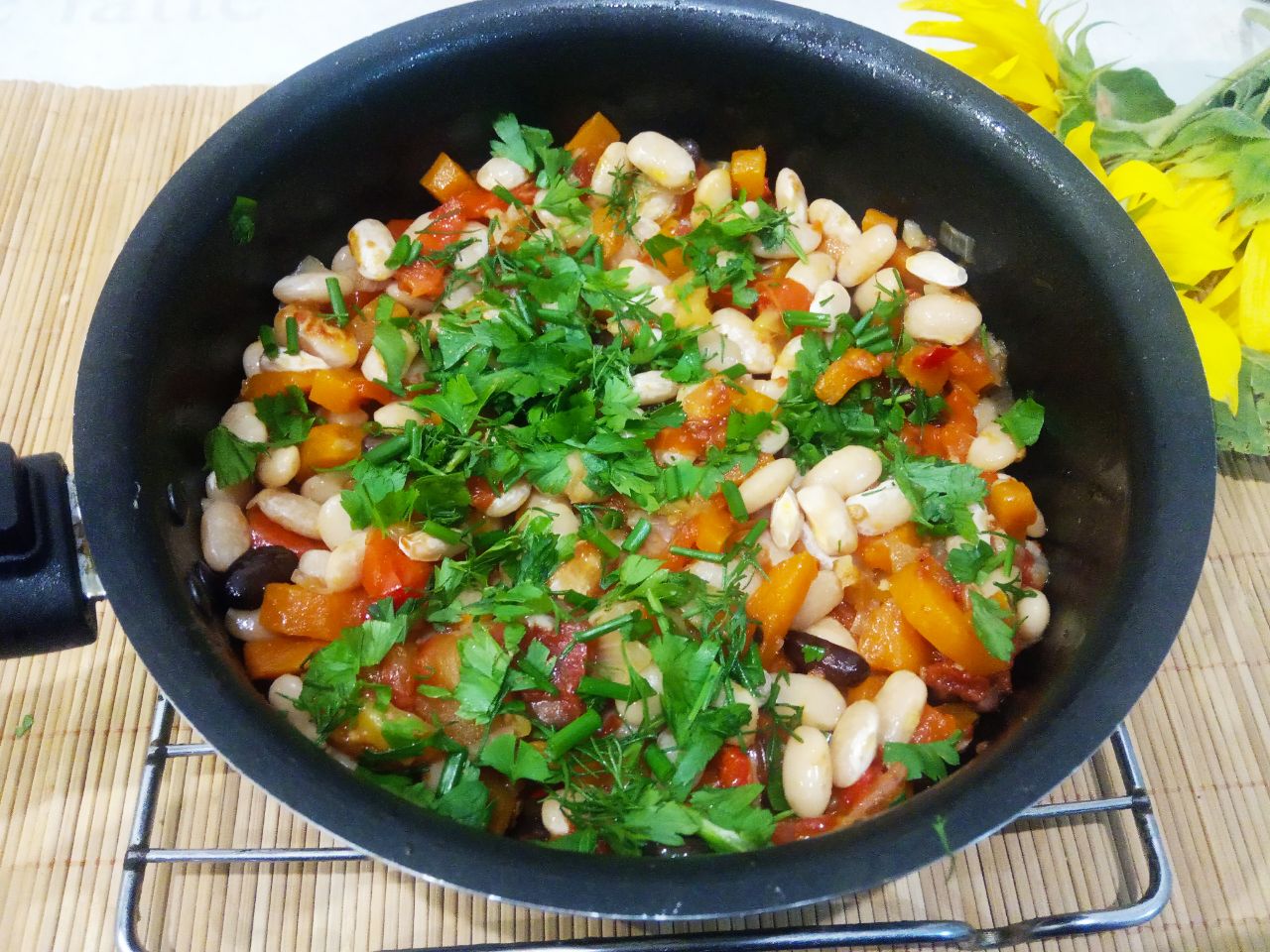 Тушеная фасоль с овощами, вкусно и сытно