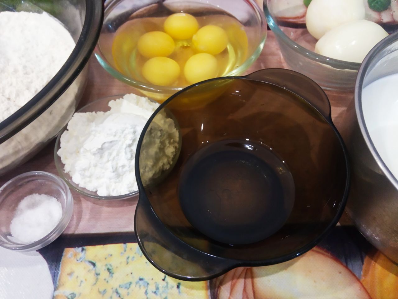 Блинчики с мясом и сыром, запеченные в духовке