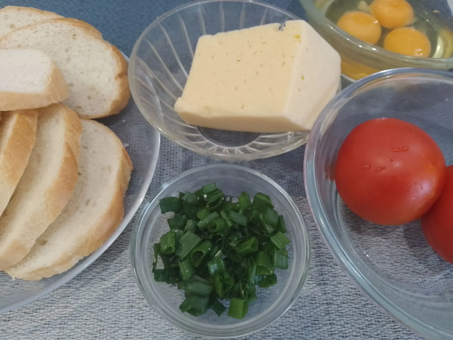 Горячие бутерброды в духовке, вкусно и быстро