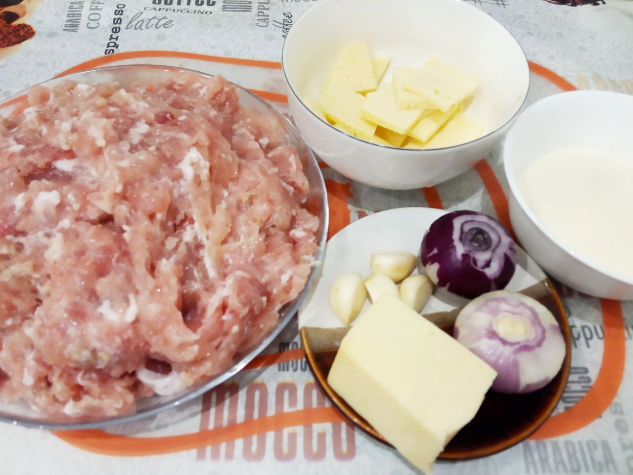 Мясные конвертики с сыром, жареные на сковороде
