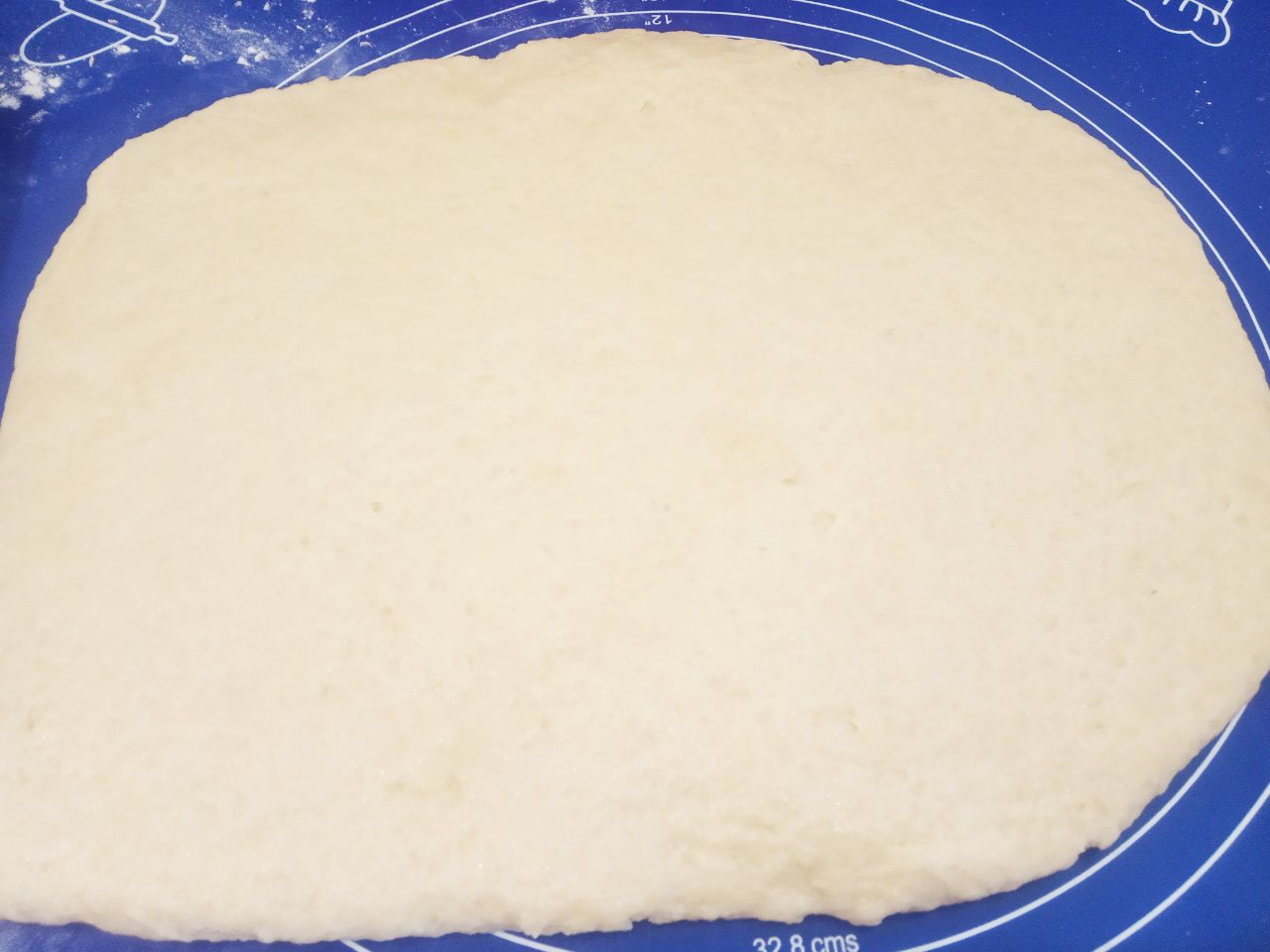 Домашние пряники в глазури, мягкие и вкусные: Тесто раскатываем толщиной до 1 см.
