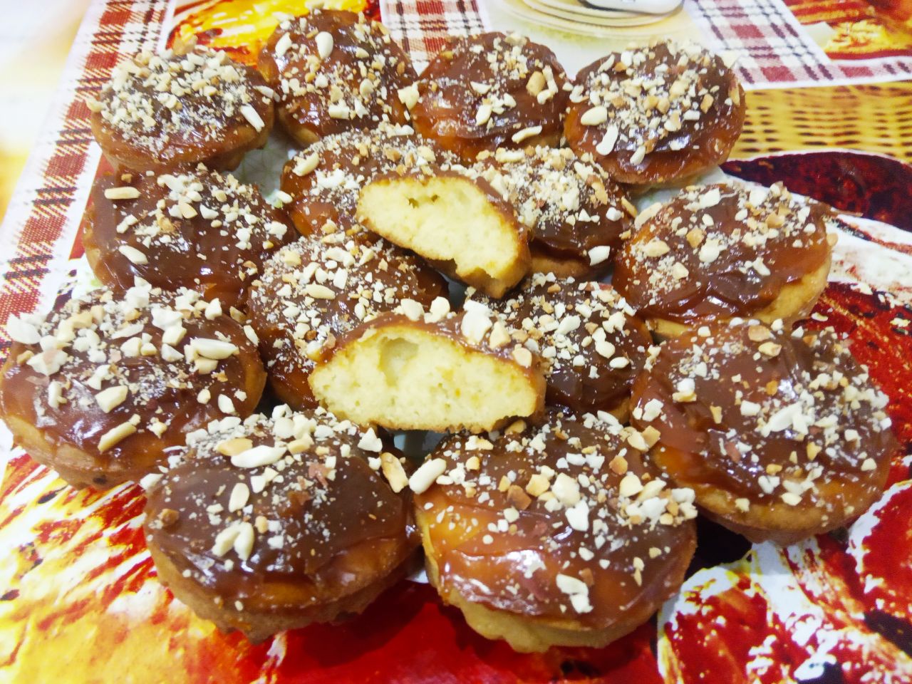 Мягкие и воздушные пряники, с вареным сгущенным молоком и орехами