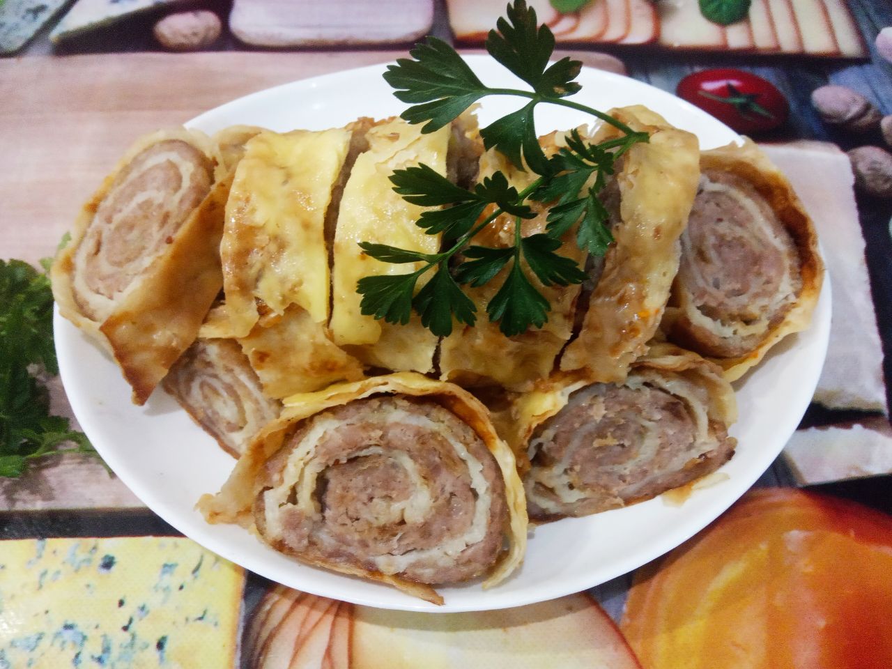 Рулет из лаваша с фаршем, в духовке