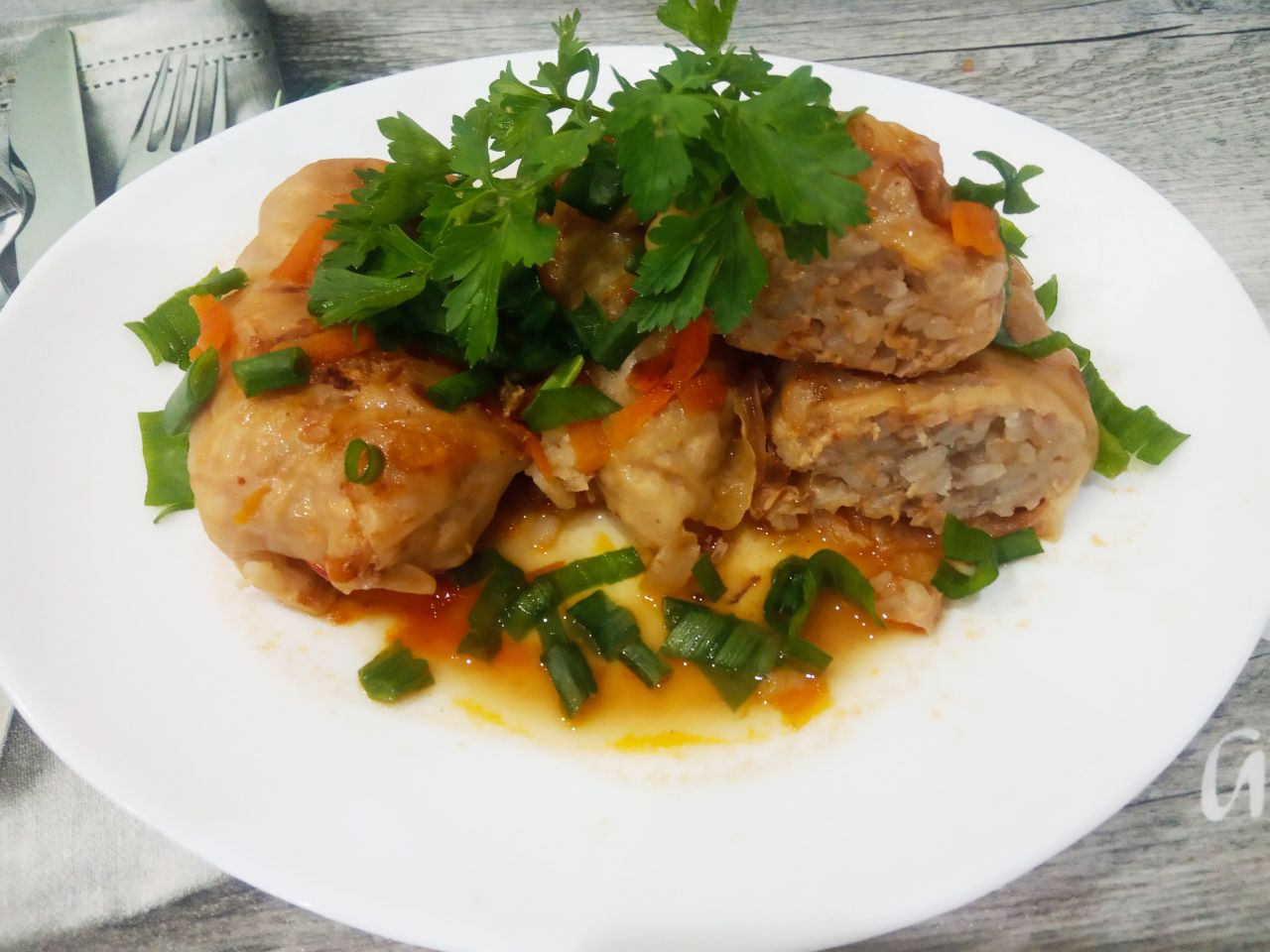 Домашние обжаренные голубцы с сырым рисом, вкусно и сытно