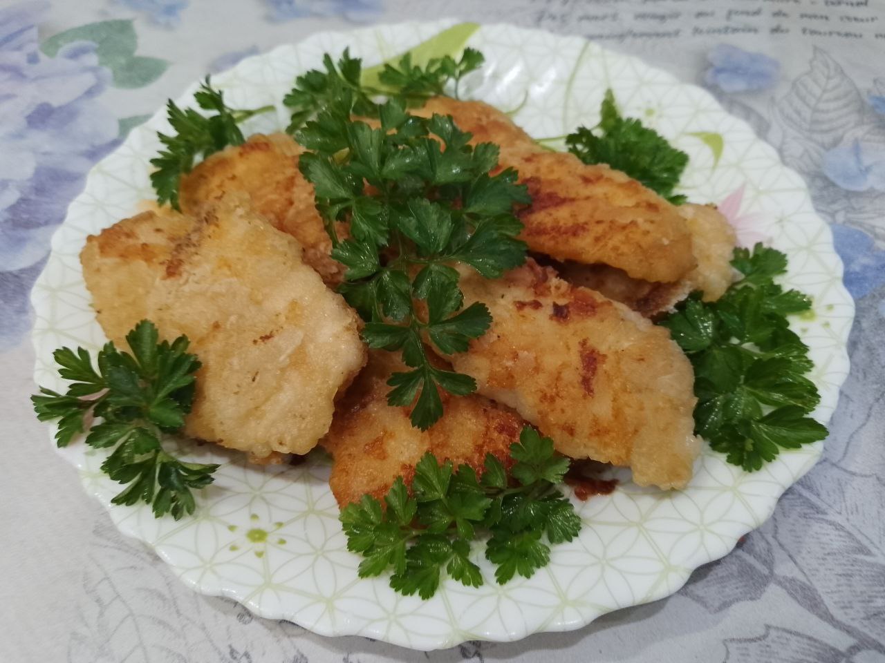 Куриное филе полосками, жареное на сковороде