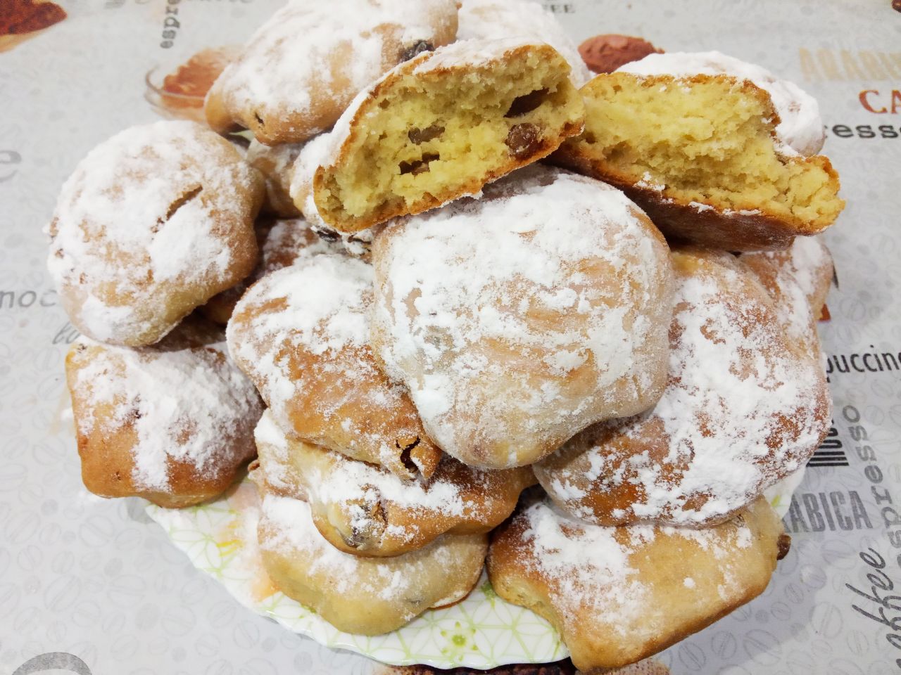 Простой рецепт пряников на кефире с изюмом, просто и вкусно